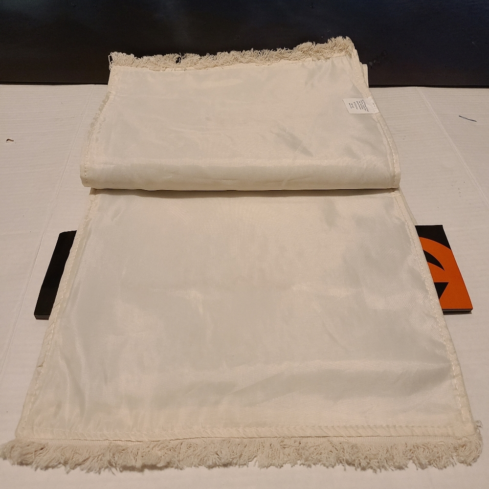 Decorative Table Runner - Picture 7 of 15